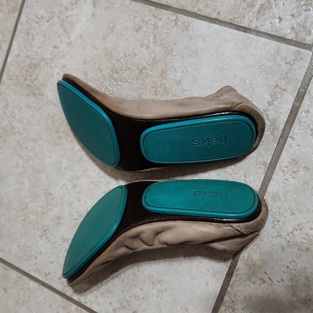 TIEKS flats Size 7 - Picture 5 of 10